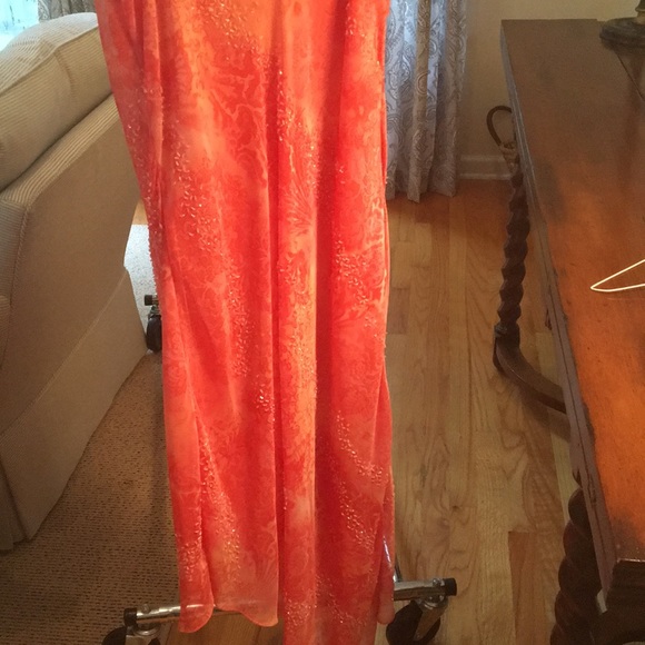 Gorgeous dress - Picture 3 of 5